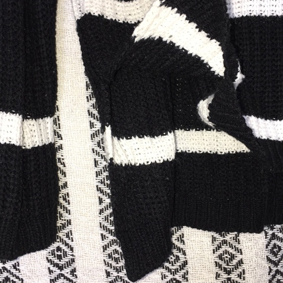 •Knitted long sleeve• - Picture 4 of 5